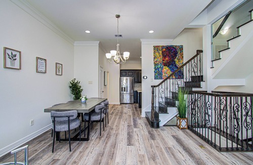 MacGregor House | Comfortable Townhome in TX Medical Center, near NRG & Downtown
