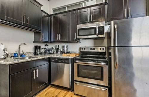 Central Business District Hotel | Comfy 1bd Condo - Steps From French Quarter