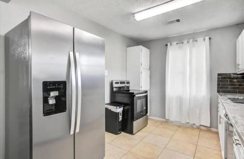 Bridge City House | Comfy 3 bedroom home w/fenced yard