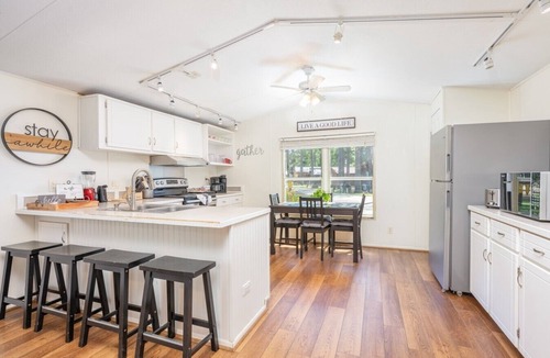 Hemphill House | Commander`s Cove Lakeview House on Toledo Bend