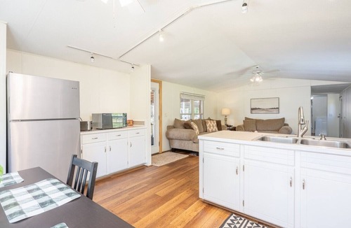 Hemphill House | Commander`s Cove Lakeview House on Toledo Bend