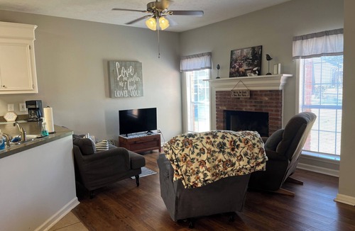 Flowood House | Commonwealth on the Rez 3-bedroom house in Brandon, MS. Peaceful and Quiet.