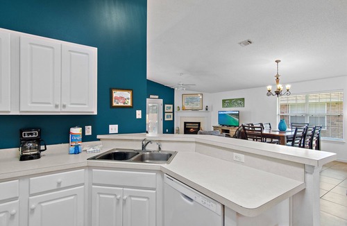 Seaspray House | ⭐ Community Pool- Private Beach Access - Bike - 4BR- Fins to the Right ⭐