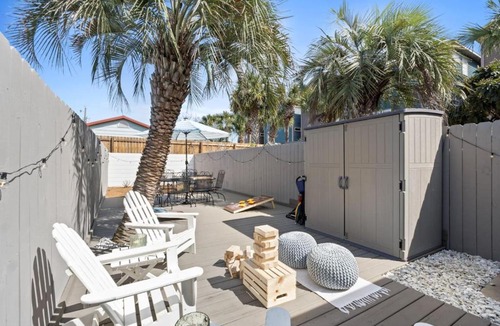 Biltmore Beach House | Compass Cottage