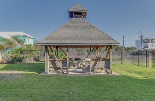 Inlet Beach Apartment | Completely Remodeled Beachside Studio with Pool - Snowbirds Welcome