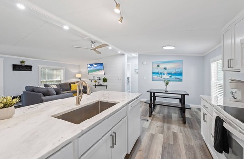 Mary Esther House | Completely remodeled 3BR/2BA,PET friendly,5min from Hurlburt Field,fully fenced