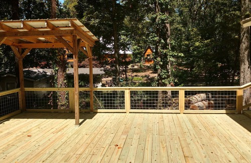 Dadeville House | Completely renovated lakefront cabin - brand new back deck!