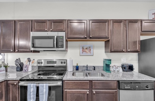 Starkville Condo | Completely Updated Condo, Walk to Davis Wade Stadium and The Cotton District!