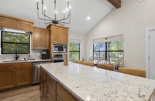 Zavalla House | Concord Hills Waterfront Rental