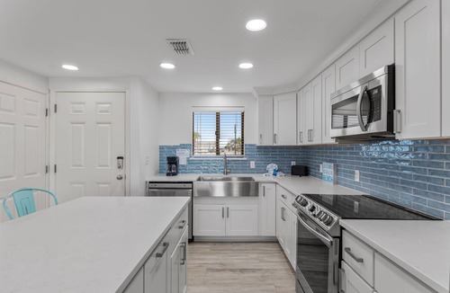 Holiday Isle Condo | Condo 1150 is a 2 Bedroom on the Beachside