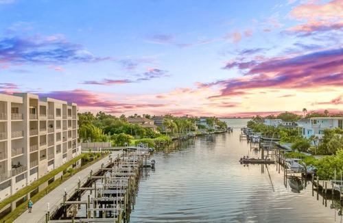 Central Sarasota Condo | Condo ∙ 2 bedrooms ∙ 5 guests