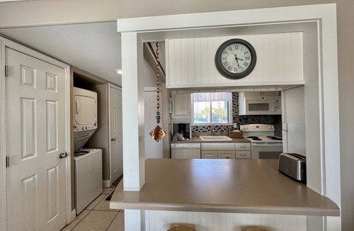 Holiday Isle Condo | Condo #2153 – Beautiful 2-Bedroom Located on the Beachside!