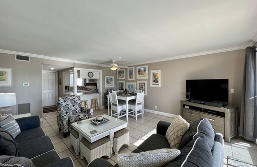 Holiday Isle Condo | Condo #2153 – Beautiful 2-Bedroom Located on the Beachside!
