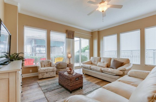 Panama City Beach Condo | Condo ∙ 3 bedrooms ∙ 10 guests