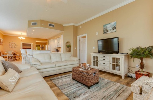 Panama City Beach Condo | Condo ∙ 3 bedrooms ∙ 10 guests