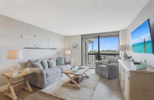 Marco Island House | Condo in community with beach access, pool and tennis