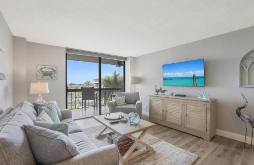 Marco Island House | Condo in community with beach access, pool and tennis