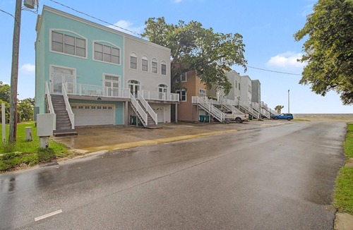 Mississippi City House | Condo w/Rooftop/Balcony Beach Views Sleeps 6