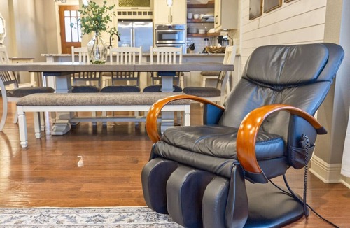 Conroe House | Conroe 4BR near The Woodlands | Arcade Game Room, Gym, Playground, Sleeps 13