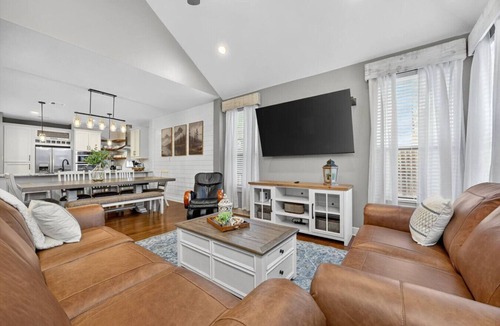 Conroe House | Conroe 4BR near The Woodlands | Arcade Game Room, Gym, Playground, Sleeps 13