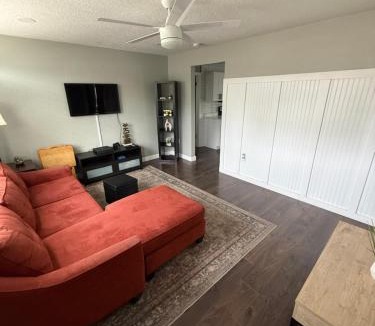 Union Park House | Contemporary Haven Stylish and Comfortable Space