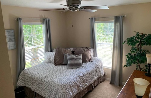 Westchase House | Convenient, beautiful 3 bedroom townhome with a spacious open floorplan.