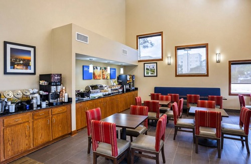 Highlands - Perkins Hotel | Convenient Stay Near LSU, Zoo & Downtown Baton Rouge with Free Breakfast