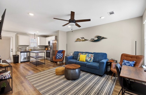 Biloxi Cottage | Coral Cottage on the Coast - Relax just steps from the beach!