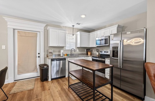 Biloxi Cottage | Coral Cottage on the Coast - Relax just steps from the beach!
