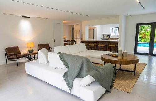 Coral Springs House | Coral Springs Oasis Retreat