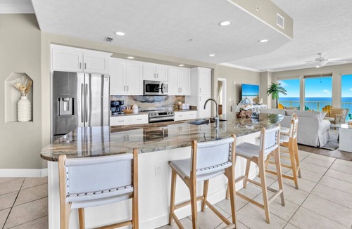 Thomas Drive Condo | ☀️Corner Condoa~ Gulf Front ~ Remodeled ~ 2 Pools ~ 3BR Gulf Crest 2107A