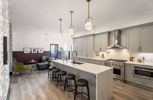 Central Business District Hotel | Corner Penthouse-Private Terrace – Hotel