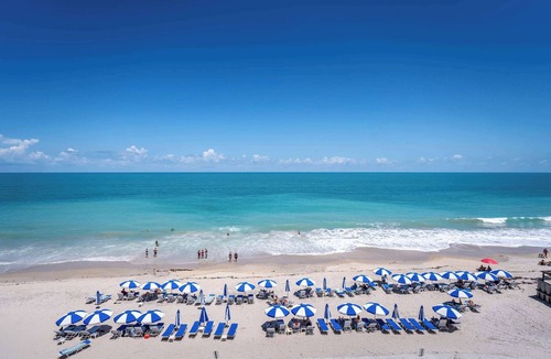 Central Beach Hotel | Costa d'Este Beach Resort and Spa