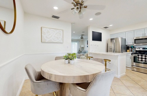 Coral Ridge Isles House | Costal home near Lauderdale by the Sea with game room, pool & jacuzzi