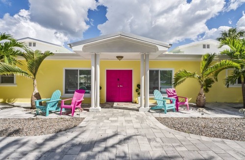New Port Richey Estates Apartment | Cotee River Tiki Hut