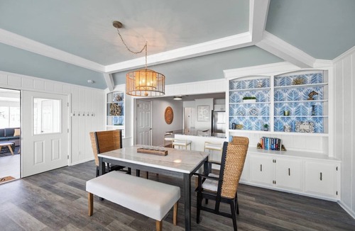 Alabama Gulf Coast Cottage | Cottage on Mobile Bay- Sleeps 8! Stunning sunset views, Large screened porch, Private Pier. Perfect for fishing or relaxing on the water!