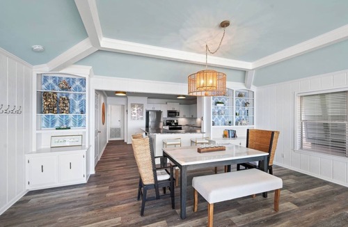 Alabama Gulf Coast Cottage | Cottage on Mobile Bay- Sleeps 8! Stunning sunset views, Large screened porch, Private Pier. Perfect for fishing or relaxing on the water!