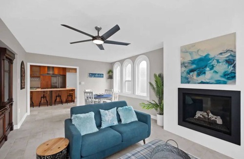 Warrington House | Country Club Estate close to NAS - EV charger