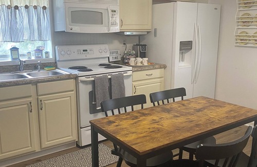Havana Cottage | Country Cottage+ Pool just outside Tallahassee. 1-6 mos Available August