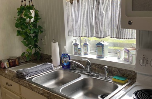 Havana Cottage | Country Cottage+ Pool just outside Tallahassee. 1-6 mos Available August
