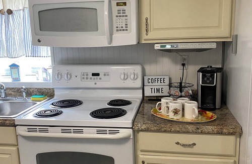 Havana Cottage | Country Cottage+ Pool just outside Tallahassee. 1-6 mos Available August
