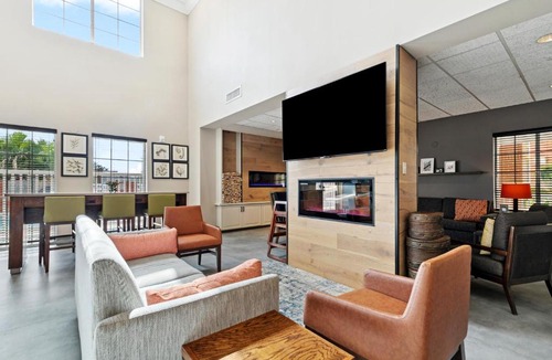 Covington Hotel | Country Inn & Suites by Radisson, Covington, LA