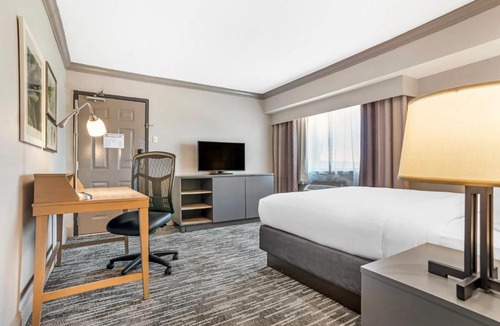 Metairie Hotel | Country Inn & Suites by Radisson, Metairie New Orleans , LA