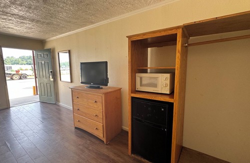 New Llano Hotel | Country Inn