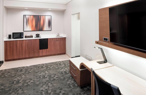 Ferry Pass Hotel | Courtyard by Marriott Pensacola
