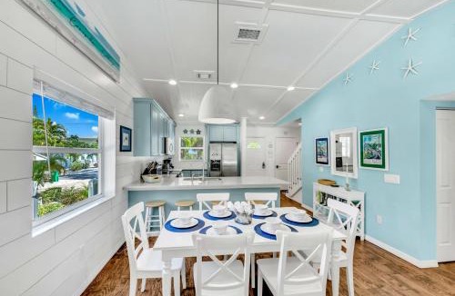 Holmes Beach House | Coveside Cottage
