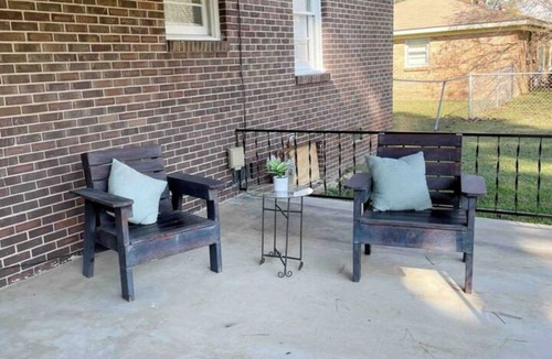 Decatur House | Covington Cottage —Cozy Three Bedroom Home
