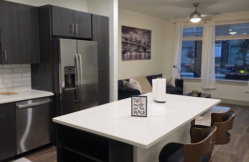 Addison Apartment | Cozy 1-bedroom apartment in fabulous Addison