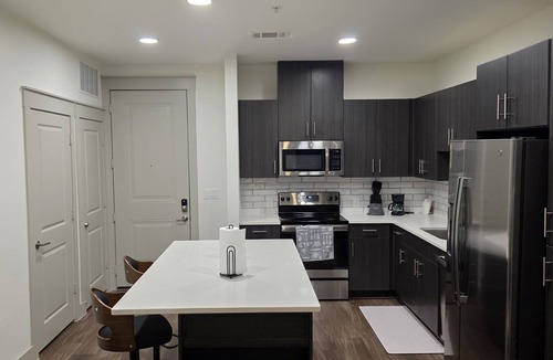 Addison Apartment | Cozy 1-bedroom apartment in fabulous Addison