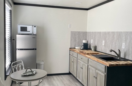 Call Cabin | Cozy 1-bedroom cabin in beautiful Jasper with AC for relaxing stays